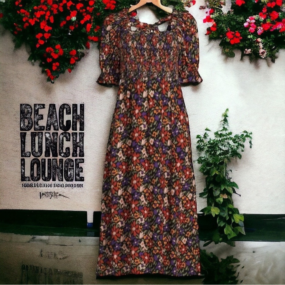 BeachLunchLounge XS Smocked MIDI Floral Dress like new condition